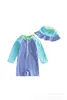 26 Traje de baño de tela especial para niños, nuevo y transfronterizo. Traje de baño de manga larga con gorro redondo y detalles multicolores para niños.
