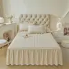 Falda de Cama Acolchada de Color Sólido Lavada de Algodón Estilo Coreano Juego de Tres Piezas de Alta Gama con Volante Protector Antideslizante para Cama