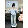 Conjunto de dos piezas para niña: top dulce y elegante de estilo preppy con cuello marinero, perfecto para primavera y otoño, combinado con pantalones vaqueros modernos y únicos.