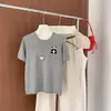 Top de punto de algodón con bordado, estilo universitario, color-blocking estilo americano, manga corta para mujer, camiseta básica de verano con cuello redondo y hombro normal, manga corta