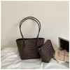Bolsa grande com textura tramada cruzada feminina nova casual retrô grande capacidade bolsa tote para o trabalho versátil de ombro único sob o braço