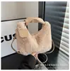 Bolsa Plissada de Pelúcia com Etiqueta 2025 Moda Outono e Inverno Estilo Coreano Simples e Elegante Etiqueta Plush Versátil Bolsa Transversal