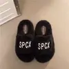 Novas Pantufas de Pelúcia para Casa para Mulheres, Podem Ser Usadas Fora, Tira Única, Pantufas de Algodão, Peludas, Espessadas, Quentes, Bordado de Letra, Outono/Inverno de 2026