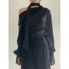 Enviado temperamento francês design oblíquo com alça no pescoço senso de design cetim fino camisa que valoriza o corpo top de temperamento slim feminino 26305