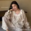 Pijama de Gasa de Doble Capa para Primavera 2026 Algodón Puro Cuello Redondo Cardigan Floral Grande Conjunto Casual Sencillo para Mujer