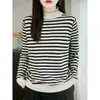 Suéter de tricô listrado em blocos de cor retrô francês, processamento OEM para mulheres, novo modelo 2026 com base de camisa de gola de renda