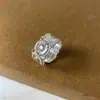 Anel de Flor Prata Estilo Fever Feminino Design de Nicho Luxo Leve Sensação de Alto Padrão Margarida Novo Verão Coreia do Sul Ins
