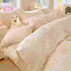 Conjunto de cama de quatro peças 100% algodão, algodão puro, novo estilo 2026, design fresco e simples, adequado para quartos de dormitório, inclui lençol de baixo e capa de edredom, conjunto de três peças, para todas as estações