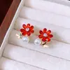 Pendientes de Flor de Diamante con Tachuelas Plateadas y Perlas Mariposa, Pendientes de Nicho de Alta Gama Elegantes Versátiles, Pendientes de Temperamento de Lujo Ligero para Mujer