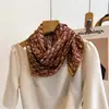 Lenço de seda 70cm, não faz bolinhas, fino, com estampa de letras, design simples, estilo coreano, lenço quadrado pequeno, versátil para mulheres, adequado para primavera e outono