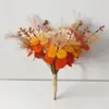 Eucalipto Bola Crisantemo Caña Ramo Certificado de Boda Flor Artificial de Alta Gama Nuevo Ramo para Dama de Honor Venta Caliente Transfronteriza