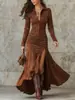 Conjunto de terno marrom para outono e inverno com uma camisa de manga comprida slim-fit combinada com uma saia de bainha franzida com fenda, conjunto de duas peças estilo western vintage