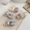 Sandalias para Niña 2026 Nuevo Modelo de Verano Zapatos de Princesa de Cristal para Niños Sandalias de Moda Abiertas Elegantes para Niña Suela Suave