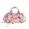 Bolso de Motocicleta Retro con Remaches Europeo y Americano para Mujer 2026 Moda Nuevo Tendencia Moda de Nicho Bolso de Mano con Borlas Bolso de Hombro Cruzado