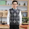 Chaleco de lana con cuello en V para otoño e invierno, chaleco de punto grueso sin mangas para hombre con patrón de rombos, se usa debajo de un suéter de jacquard, chaleco de hombre