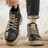 Botas Masculinas de Cano Alto Outono e Inverno Retro Britânico Casuais Sapatos Masculinos de Cano Alto Aumentadores Antiderrapantes Impermeáveis Botas de Trabalho