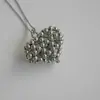Collar Largo Corazón con Cuentas Plateadas 2025 Nuevo Estilo Popular Cadena para Clavícula Lujo Ligero Versátil Nicho Accesorio de Alta Gama