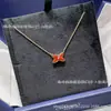 Colar Shangmei de Pérola Branca em Formato de Cruz para Mulheres, Design de Nicho de Luxo Leve, Cor Dourado Rosa 18K, Corrente de Clavícula Simples e Sofisticada