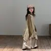 Conjunto de Tres Piezas para Niñas Otoño Nuevo Estilo Moda Coreana Camiseta Interior Chaleco de Punto de Moda Vestido Pantalones Casuales Simples Versátiles