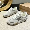 Comercio Exterior Zapatillas de Entrenamiento Alemanas para Mujer 2026 Primavera/Otoño Nuevo Estilo Versión Coreana Estrella Ligeras Delgadas Casual Versátiles Deportivas Zapatos Forrest Gump