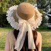Sombrero de Protección Solar para Vacaciones de Verano en la Playa para Mujer con Copa Plana, Encaje Francés, Lazo, Elegante Sombrero de Paja con Forma de Pétalo