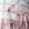 E-Commerce Transfronterizo Más Vendido Organza Blanca de Doble Capa Bordada Cuello Falso Cuello de Mujer Flores Tachuelas Diamantes Encaje con Cordones Botones