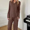 Conjunto de Pijama Marrom de Malha Canelada, Manga Longa, Calça Longa, Caimento Solto, Pode Ser Usado Fora de Casa, Novo para Outono e Inverno 2026, Europeu e Americano, Roupa de Casa