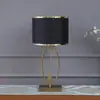 Lámpara de Mesa de Lujo Ligero Estilo Americano Moderno para Sala de Estar, Dormitorio, Decoración de Mesa de Noche, Uso Doméstico, Estilo Nórdico Simple, Lámpara de Mesita de Noche de Gama Alta
