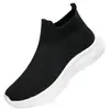 Zapatos de punto transpirables de talla grande para hombre, ligeros, de suela blanda, para amantes, a la moda, informales, sin cordones, combinables con todo.
