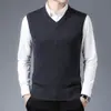 Chaleco de punto 100% lana para hombres de mediana edad, chaleco de lana ajustado estilo coreano con cuello en V, suéter sin mangas de color liso