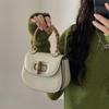 Bolsa com Padrão de Bambu 2026 Inverno Nova Tendência Feminina Alta Qualidade Design de Nicho Bolsa de Mão de Luxo Leve Bolsa de Ombro Transversal Bolsa Sela
