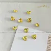 Pedras de strass para manicure douradas, modernas e deslumbrantes, apresentando designs de floco de neve, estrela de cinco pontas e cristal de vidro redondo com base pontiaguda, usadas como acessórios decorativos