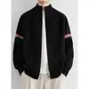 Suéter cárdigan de punto para hombre con bloques de color a rayas, colección otoño/invierno 2026, cuello alto estilo americano, engrosado para mayor calidez y una sensación lujosa