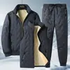 Traje deportivo para hombre Invierno con forro polar Abrigo engrosado de vellón de cordero Ropa de invierno para mediana edad y ancianos Conjunto cálido de tres piezas para papá