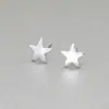 Brincos Stud Assimétricos Geométricos Minimalistas Banhados a Prata Estilo Coreano para Mulheres, Brincos de Coração e Estrela, Argolas Lisas Brincos da Moda Atacado