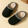 Pantuflas de Interior Populares para Mujer Transfronterizas, de Tacón Alto, Cálidas, Cómodas, Suaves, Ligeras de Algodón, Venta al por Mayor, Personalización de Pedidos Pequeños