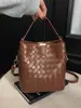 Bolso de Cubo Tejido para Mujer 2025 Nuevo Bolso de Mano de Moda Textura de Alta Calidad Versátil Bolso de Hombro Cruzado para Viajes Diarios para Mujer