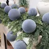 En stock: Juegos de Bolas de Terciopelo de 6 cm para Celebraciones Navideñas, Decoraciones Festivas para Fiestas y Escaparates de Centros Comerciales, Directo del Fabricante
