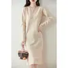 Outono e Inverno Novo Vestido Tricô 100% Lã Gola V Feminino Solto com Fenda Comprimento Médio Elegante Base Suéter Saia Longa