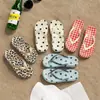 Chanclas de Verano Estilo Nuevo con Estampado de Lunares, Leopardo y Cuadros para Mujer, Chanclas de Suela Gruesa, Chanclas de Playa para Exteriores a Prueba de Viento y Antideslizantes