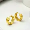 Pendientes de plata s925 personalizados con hebilla de oreja sencilla para mujer, con diamantes a cuadros, estilo Chanel moderno, combinables, elegantes, ligeros y de lujo.