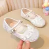 Sapatos de Princesa para Meninas Primavera e Outono 2026 Novo Modelo Sapatos de Couro para Meninas Pequenas para Vestidos Solado Macio Sapatos de Cristal para Crianças Sapatilhas Elegantes