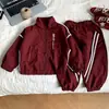 Conjunto Infantil Masculino Primavera 2026 Novo Estiloso e Fashionable Conjunto de Duas Peças Jaqueta e Calça Infantil para Primavera e Outono Tendência para Bebês e Crianças