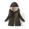 Outono e Inverno Novo Comprimento Médio 2024 Estilo Coreano Com Capuz Slim Fit Forrado com Fleece Algodão Roupa Exterior Quente Caxemira Top Jaqueta Feminina