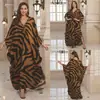 2025 nuevo vestido de playa de algodón europeo y americano con estampado de posicionamiento para mujer, bata holgada, blusa de bikini, ropa protectora solar