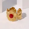 Anillo de Crisantemo de Acero Inoxidable Más Vendido Transfronterizo Estilo Francés de Lujo Ligero Anillo de Acero de Titanio 18K Que No Se Desvanece Joyería al por Mayor