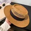 Sombrero de Paja Hueco Estilo Old Money para Mujer, Sombrero de Playa de Verano, Vacaciones en la Playa, Estilo Británico, Elegante, Sombrero de Copa Plana que Adelgaza el Rostro