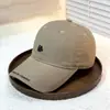 Boné de Baseball Bordado com Letras Estilo Coreano para Primavera e Verão para Homens e Mulheres, Proteção Solar, Boné Macio Versátil com Aba, Novo Estilo Que Faz o Rosto Parecer Menor