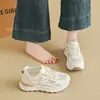 Zapatos de vestir transpirables de nuevo estilo, zapatos de papá, zapatos de mujer, zapatillas deportivas de verano para estudiantes, zapatillas casuales de malla, zapatos de suela gruesa para aumentar la altura