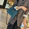 Colección nueva 2026: Bolso de mano retro para mujer de piel genuina, bolso de hombro de gran capacidad, elegante y con estilo, perfecto para el trabajo, disponible en stock